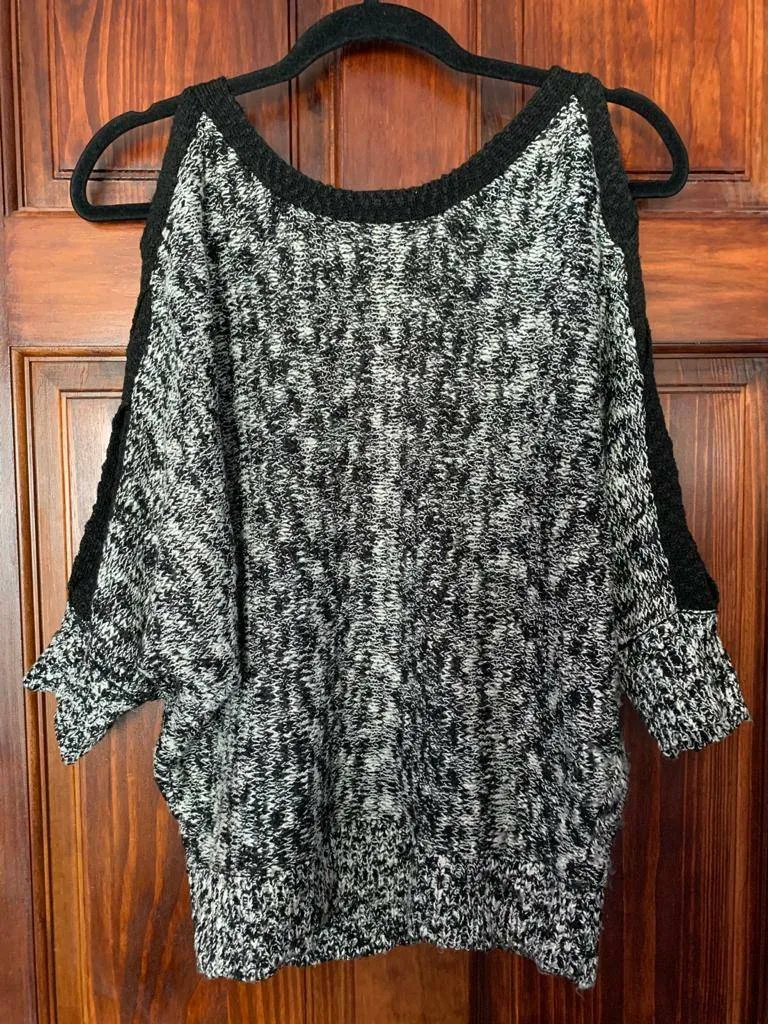 EUC Jessica Simpson Off the Shoulder Sweater (small) photo 1