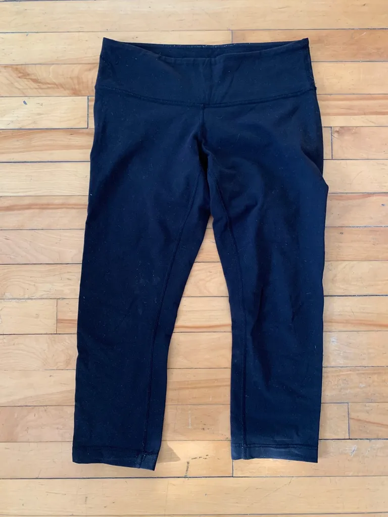 Lululemon Crops photo 1