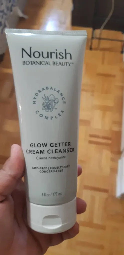 Nourish Cream Cleanser photo 1