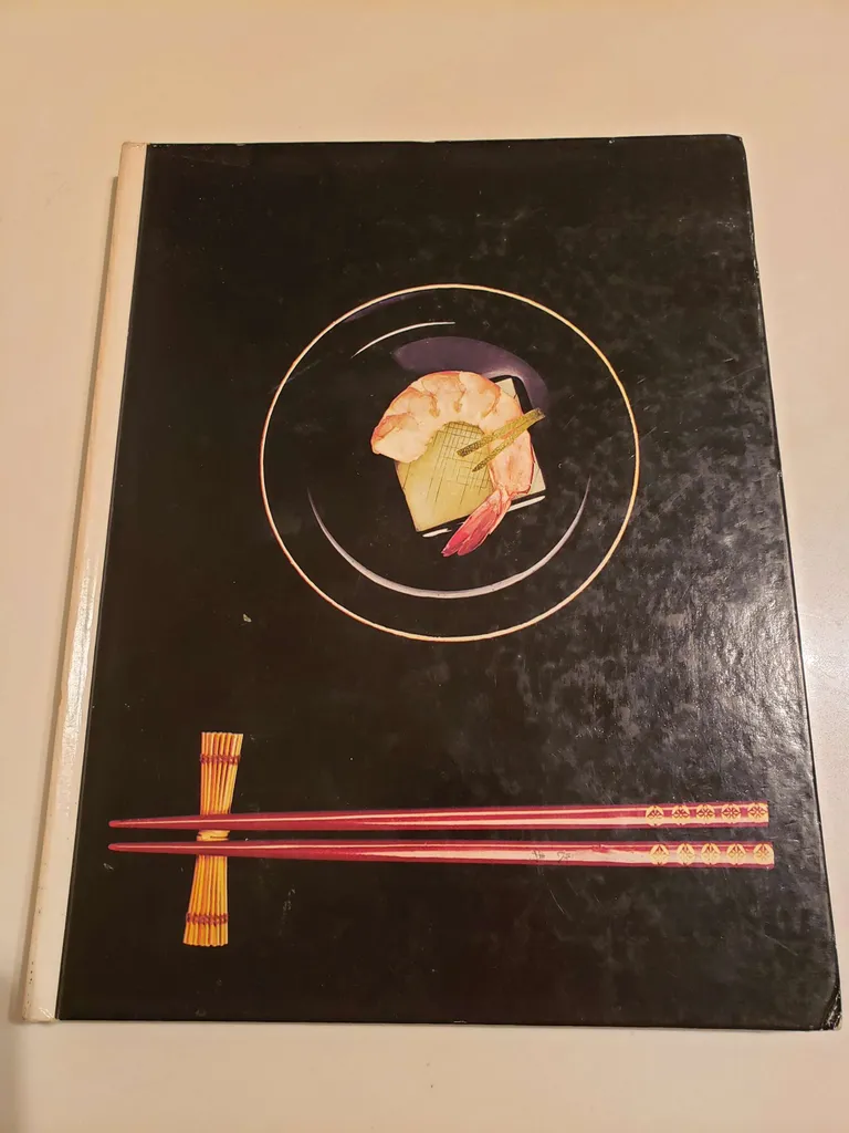 French cookbook about Japanese cuisine with great articles on... photo 1