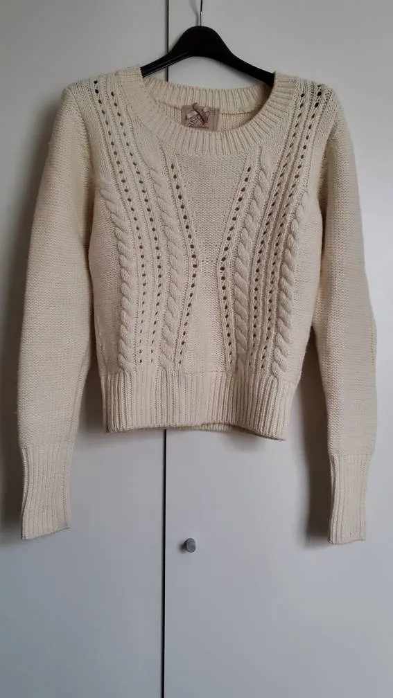 Cute Off White Wool Knit photo 1