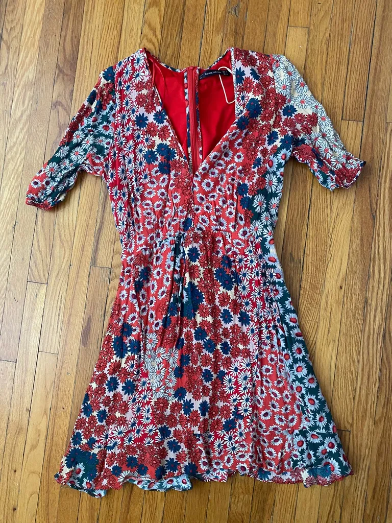 CLOTHES - Size S photo 1