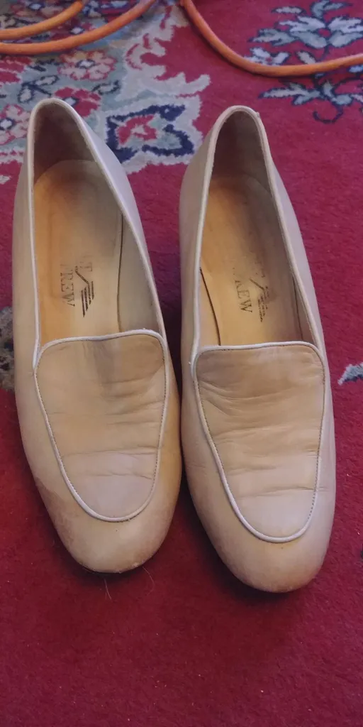 Holt Renfrew Pumps - 37 1/2 photo 1