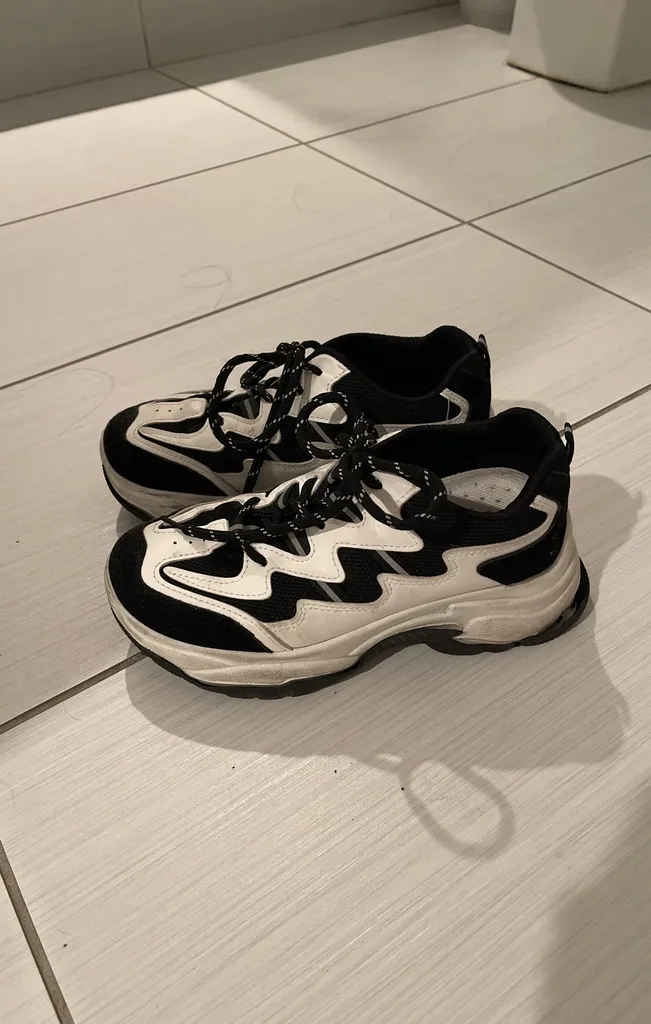 Chunky Sneakers photo 1