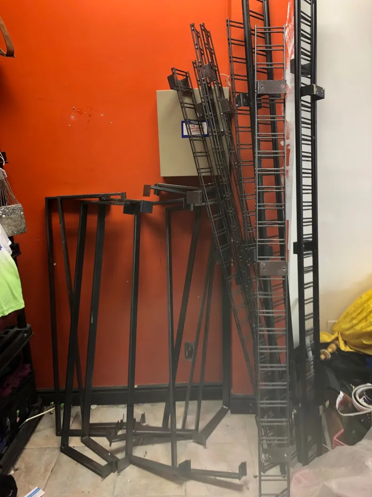 High Grade Retail Racks photo 1