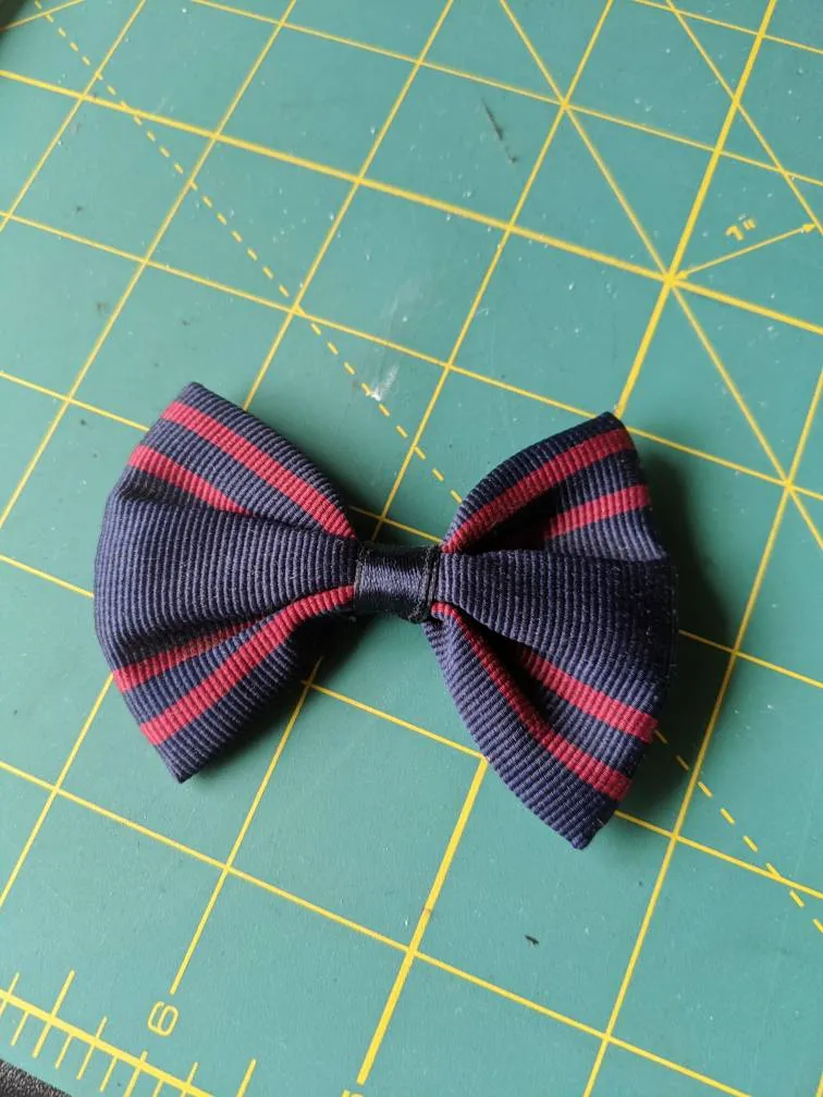 FREE Pin-on Bow photo 1
