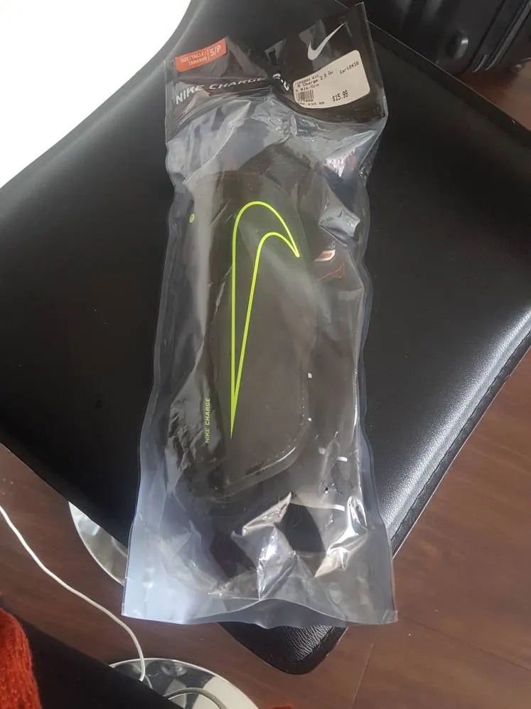 NIKE Shin Guards - Charge 2.0 Small photo 1