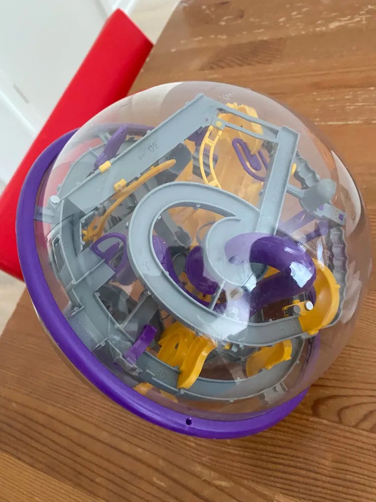 Perplexus maze puzzle ball photo 1