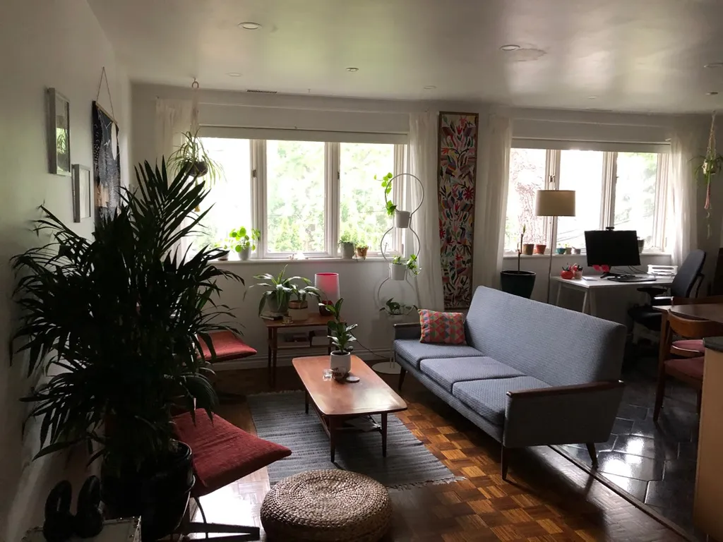 October to mid November sublet - High Park & Junction photo 1