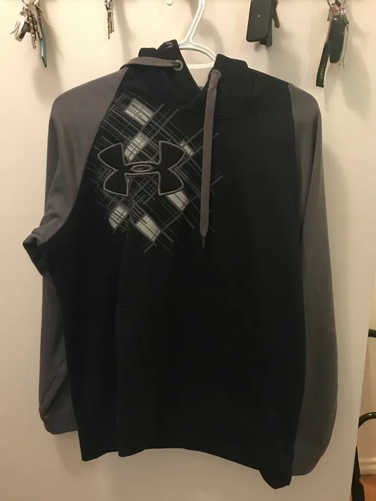 Under armour Black Men’s Hoodie photo 1