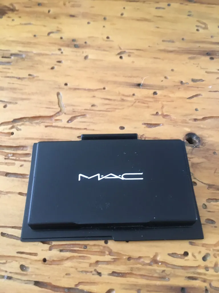 Free - MAC Powder Foundation Sample NC50 photo 1