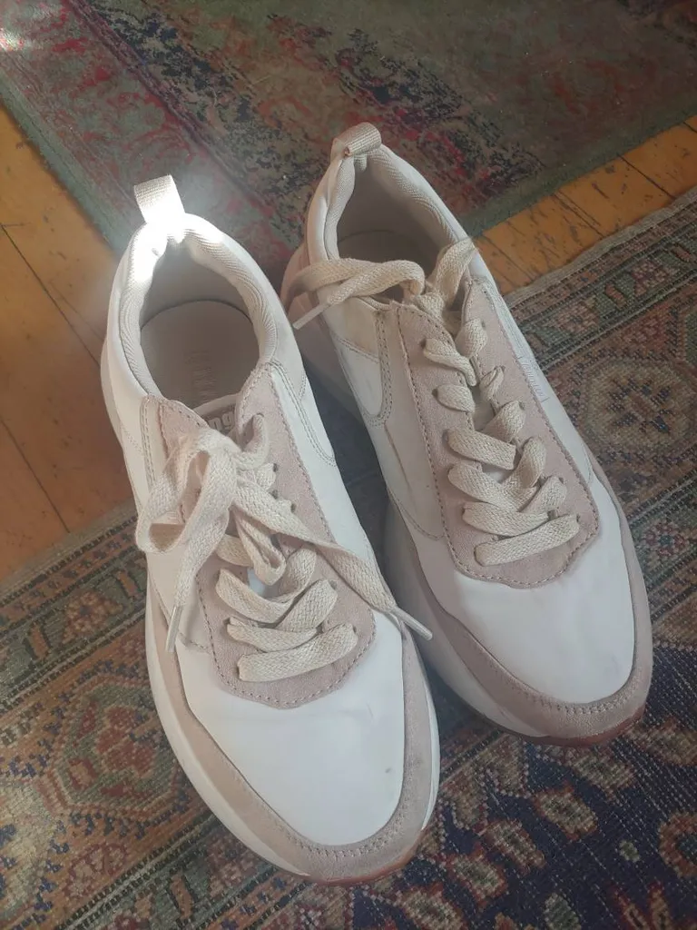 Stylish Sneakers photo 1