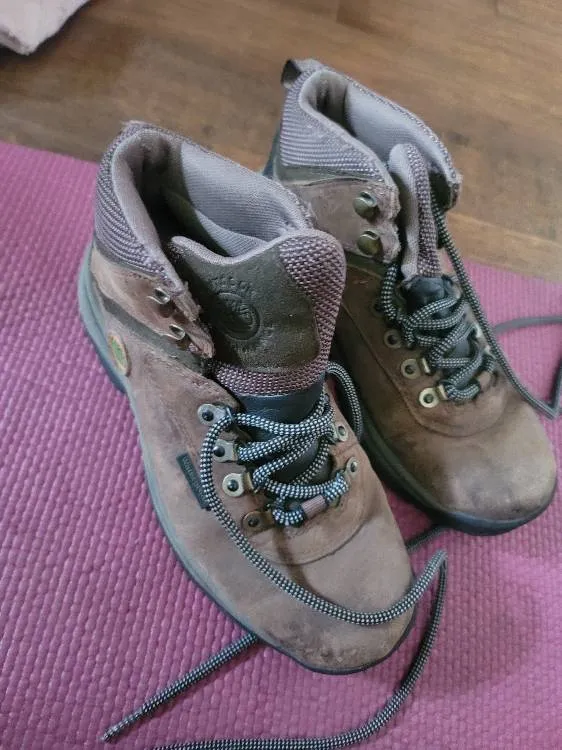 Timberland Hiking Boots W Size 6.5 photo 1