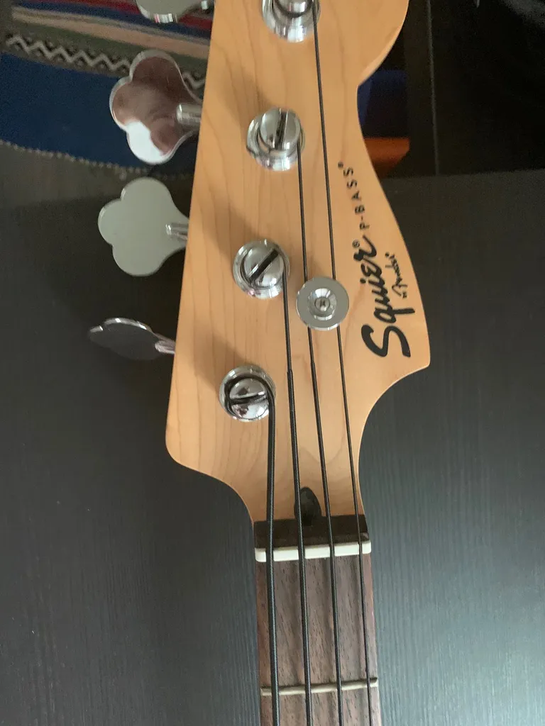 Squire Fender P-bass photo 1