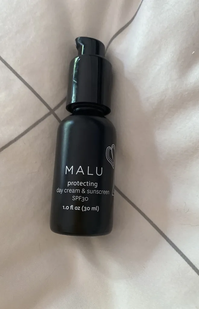 Malu Sunscreen SPF photo 1
