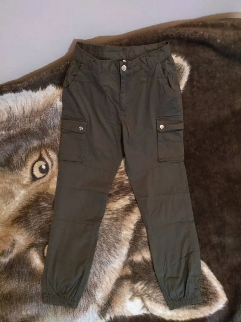 Olive Cargo Pant Joggers w/ Side Pockets – Size 26 photo 1
