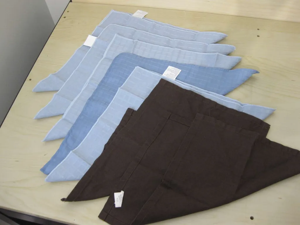 Unused napkins and kitchen towels photo 1