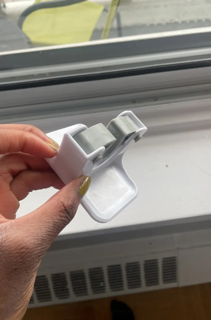 Command Mop And Broom Holder photo 1