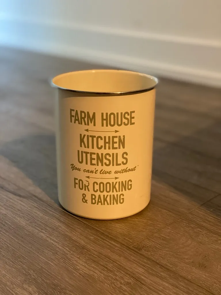 Free Utensil Holder photo 1