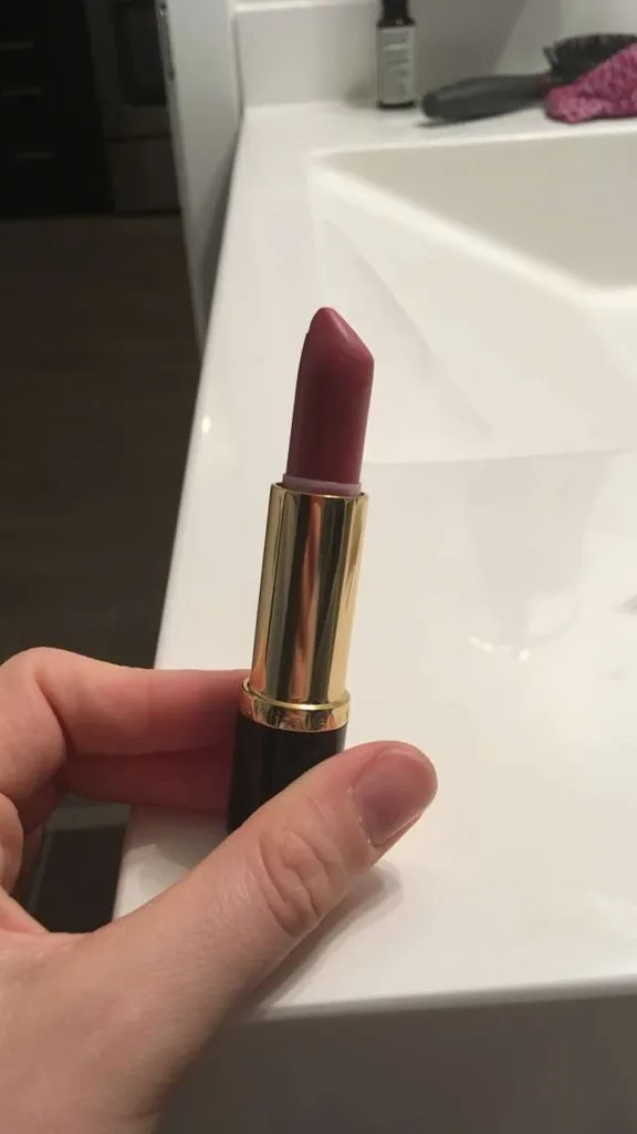 Elizabeth Arden Lipstick photo 1