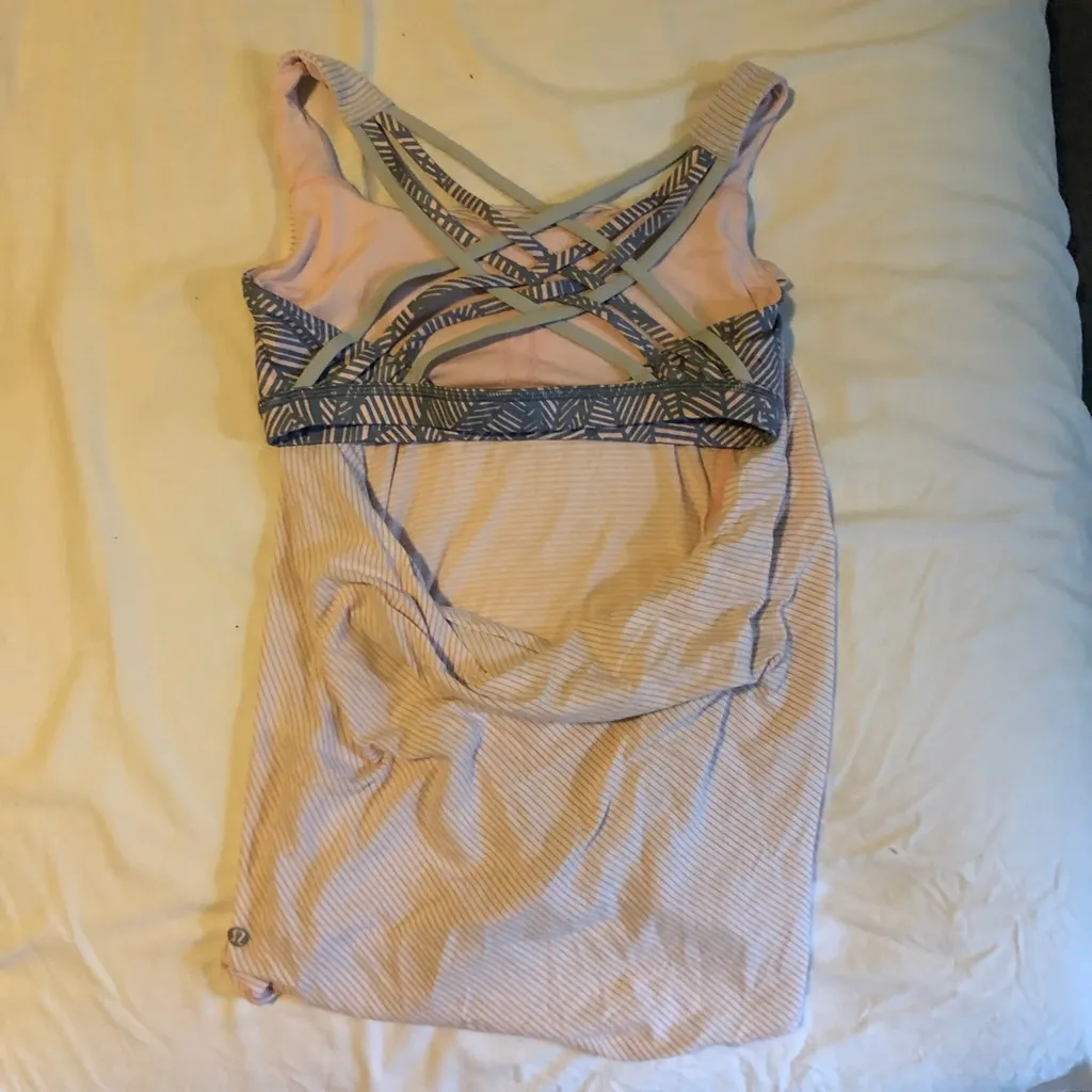 lululemon tank top photo 1
