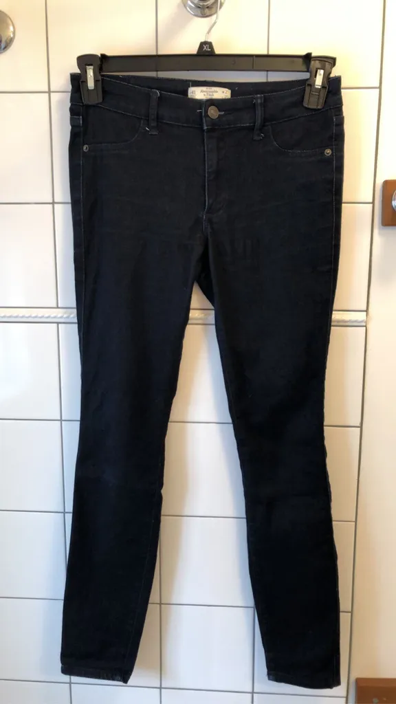 A&F JeansSize 4S photo 1