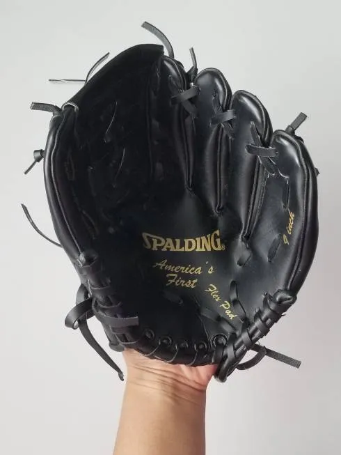 Spalding Baseball glove photo 1
