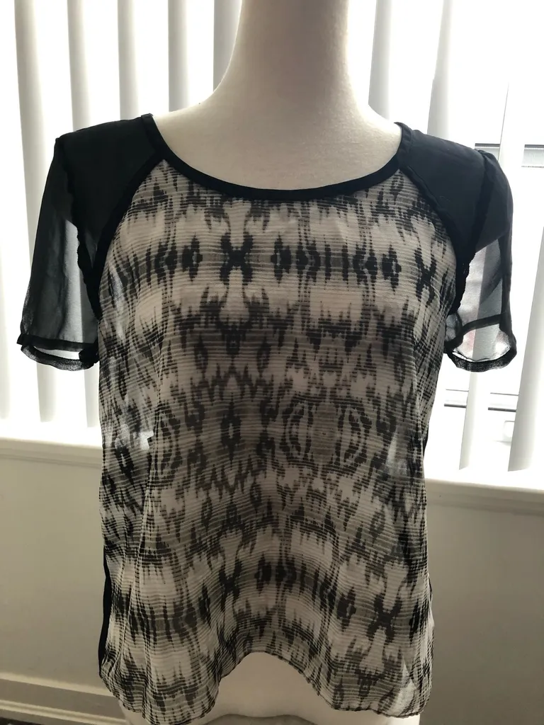 American Eagle Outfitters Size M photo 1