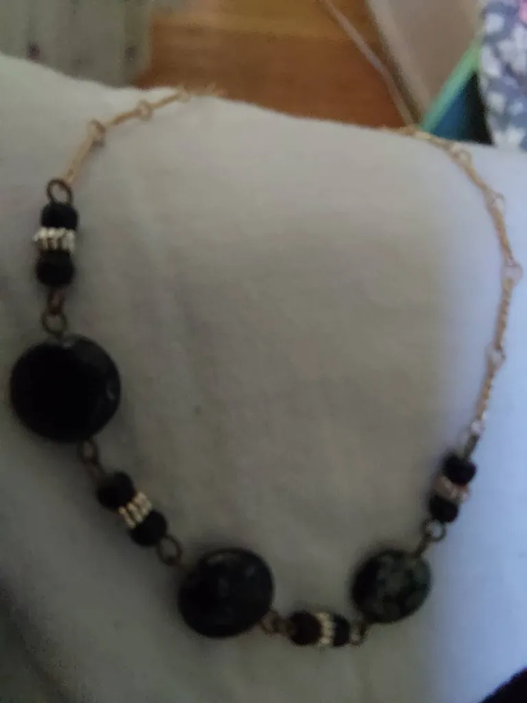 Choker... Tiny Necklace For A Child ? photo 1