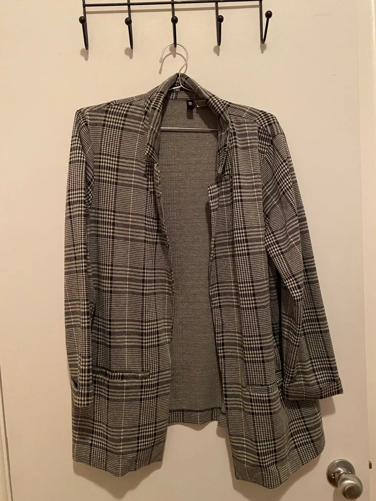 H&M Women’s Light Jacket photo 1