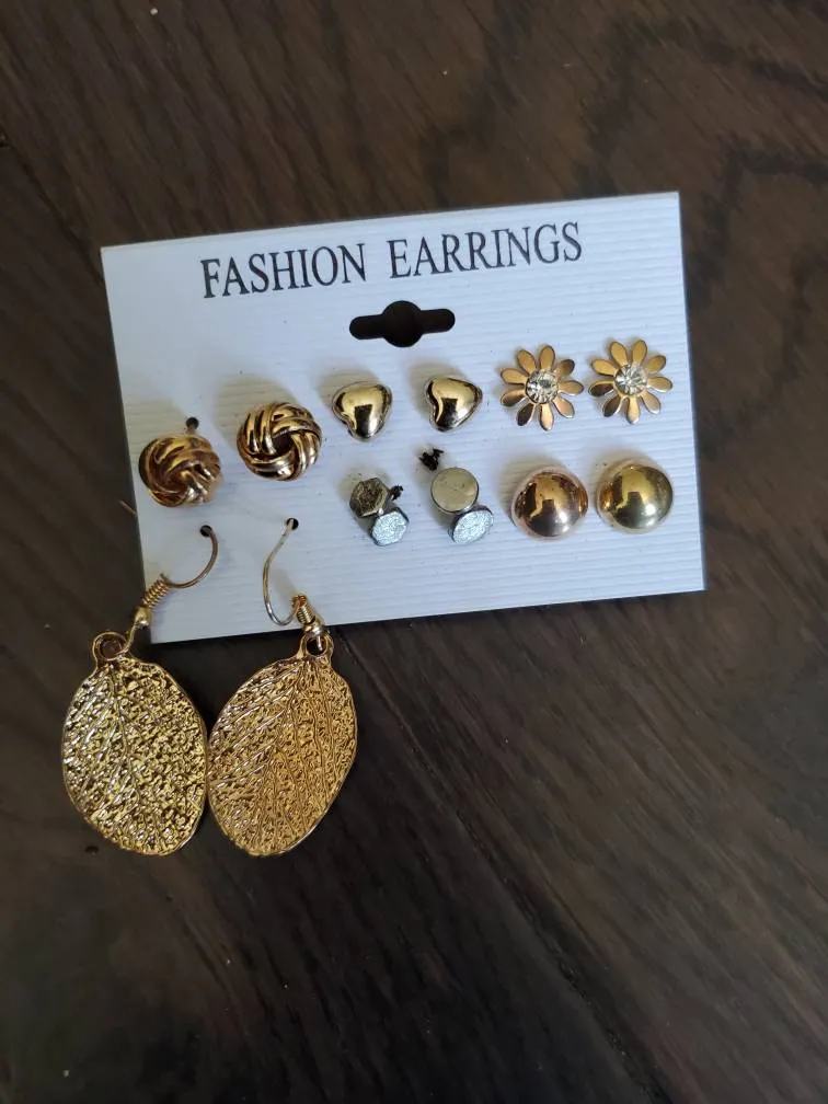 Lots Of Earrings photo 1