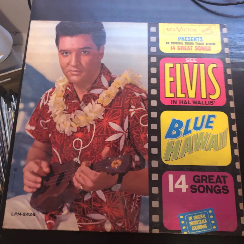Assorted Elvis Vinyl photo 1