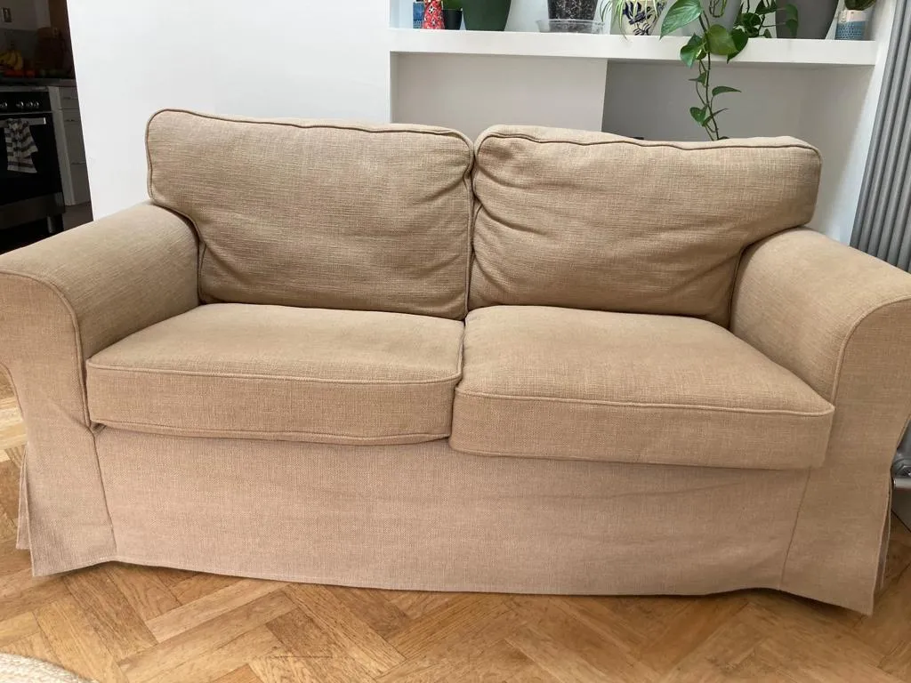 Beige Sofa In Great Condition photo 1