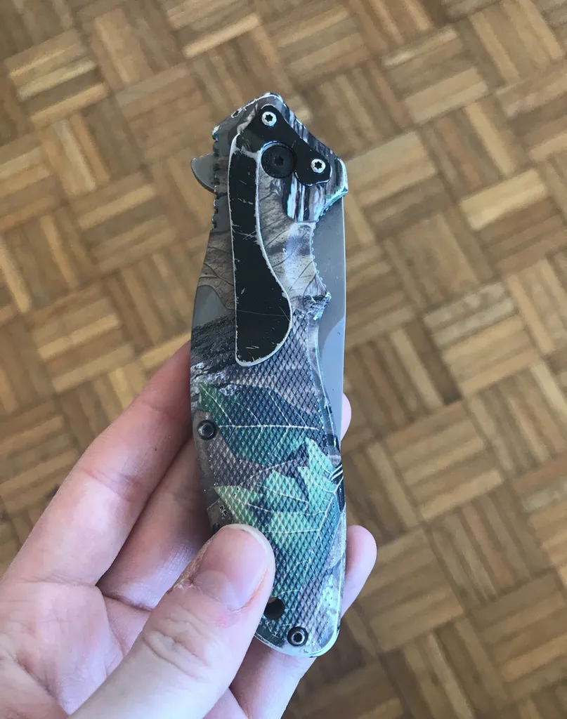 Hunting Knife With Locking Blade photo 1