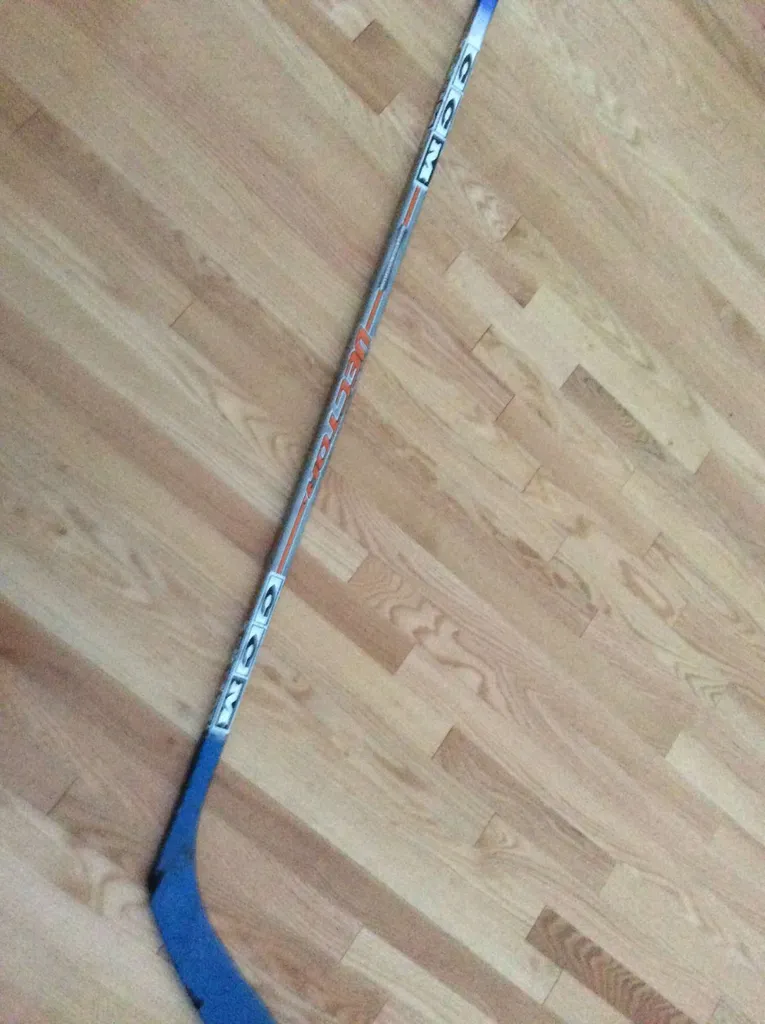 Vincent Lecavalier Autographed Hockey Stick photo 1