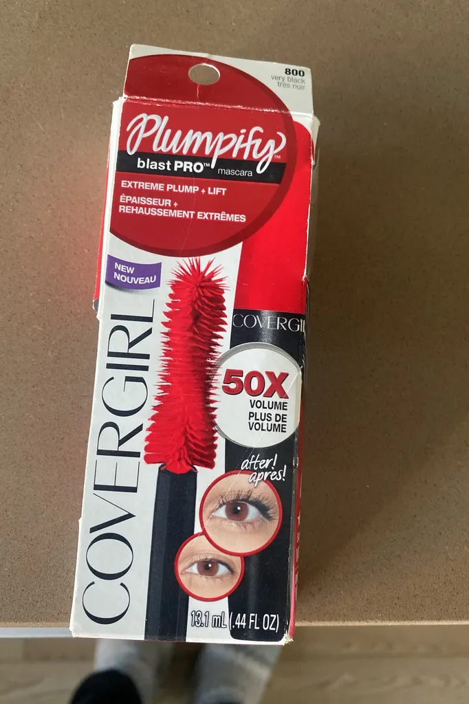 BNIP Cover girl Mascara photo 1