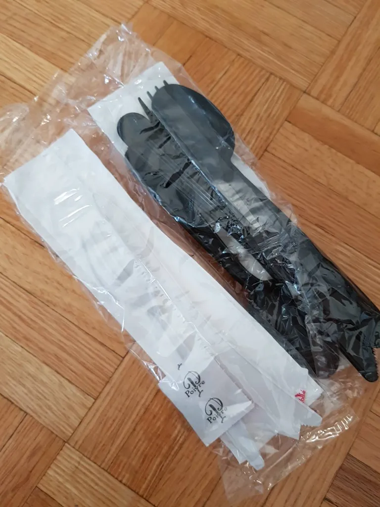 🆓️Plastic Utensils photo 1