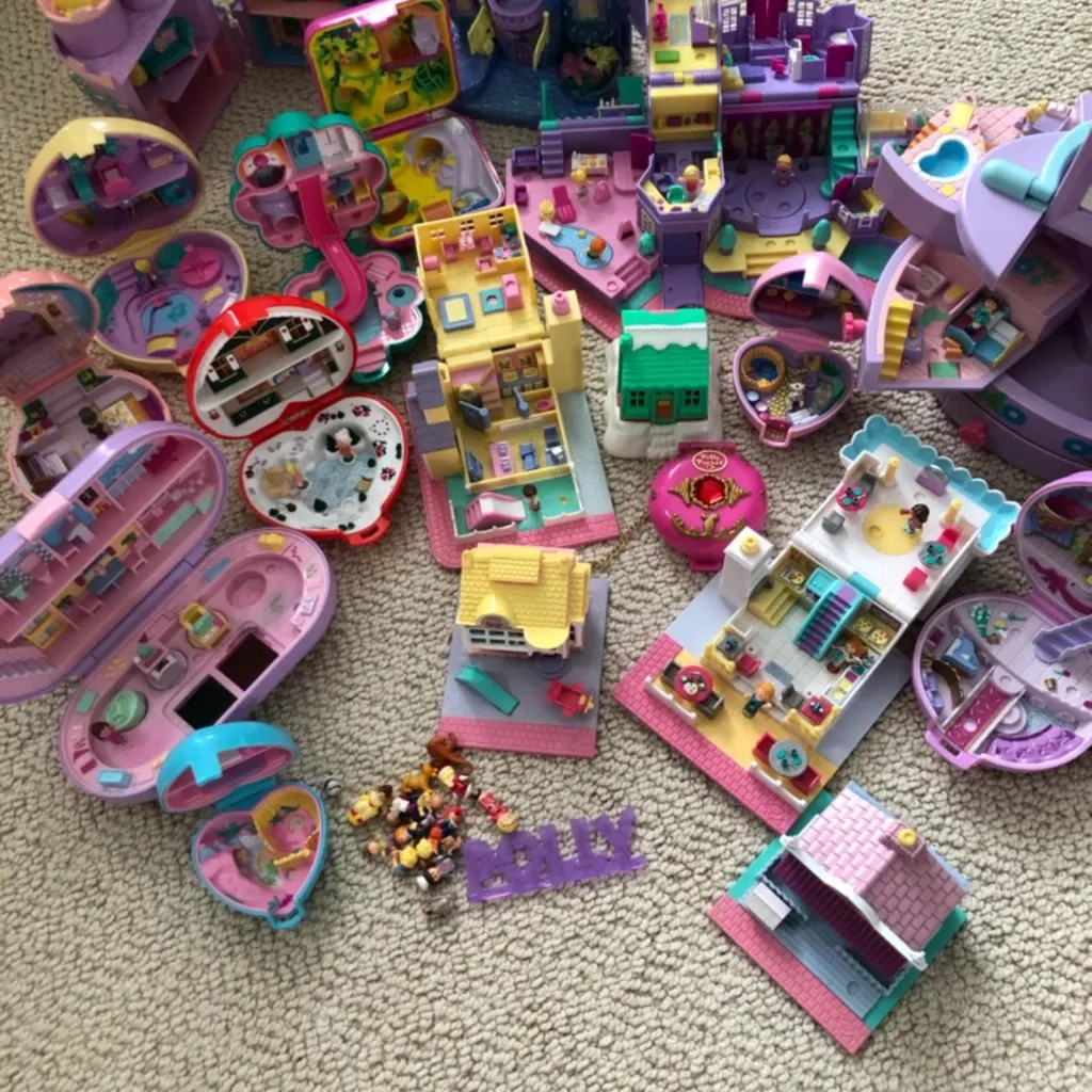 ISO Polly Pockets photo 1