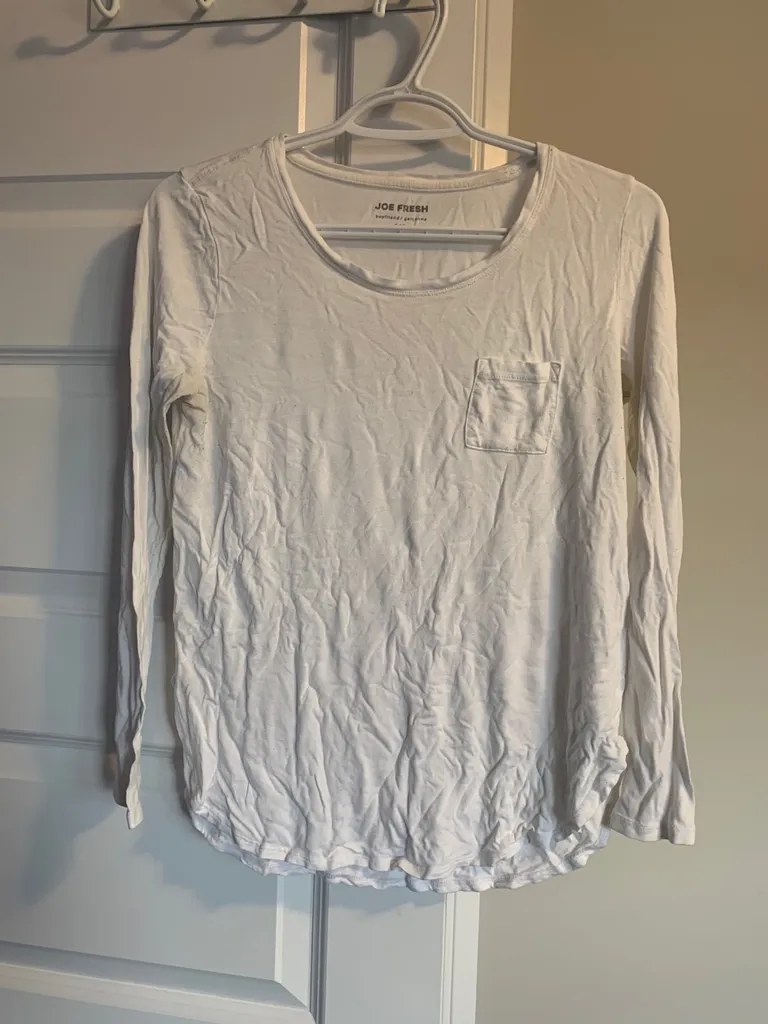 long sleeve white tee photo 1