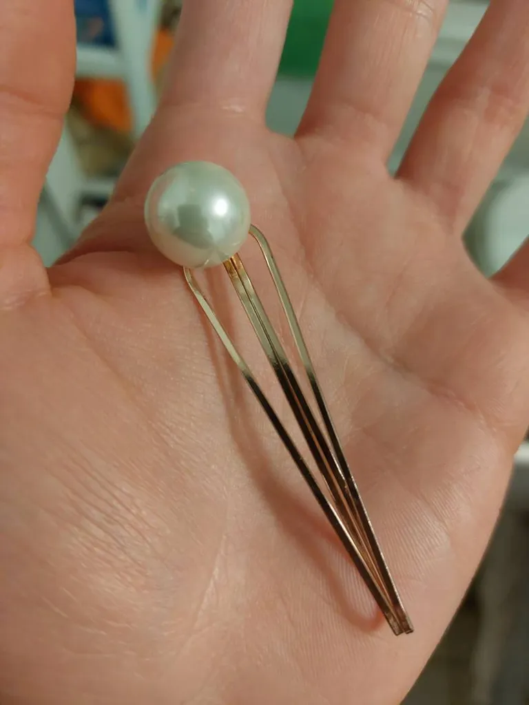 FREE Imitation Pearl Hair Clip photo 1