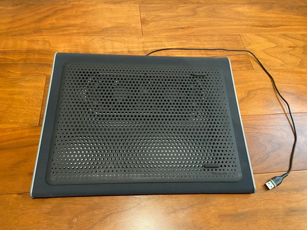 Excellent Condition Laptop Chill Fan/mat photo 1