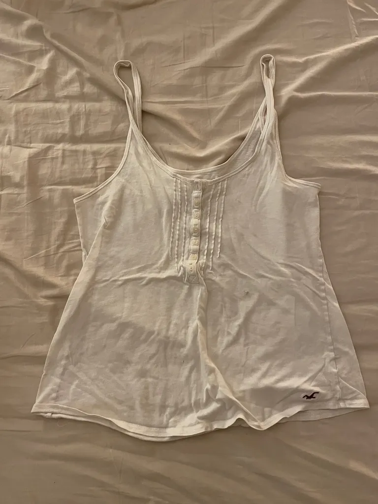 Hollister Tank photo 1