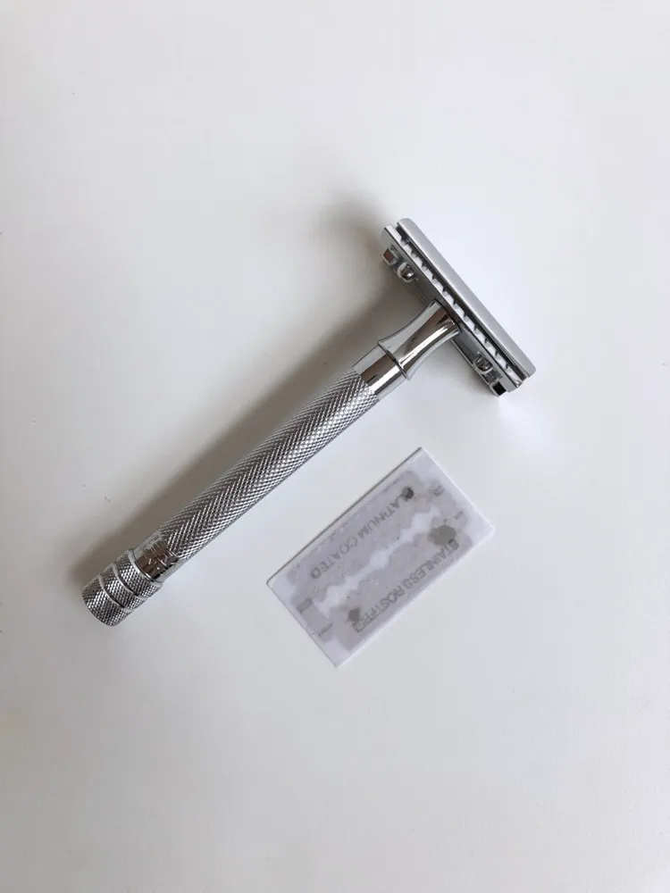 Double Edge Safety Razor & Blade photo 1