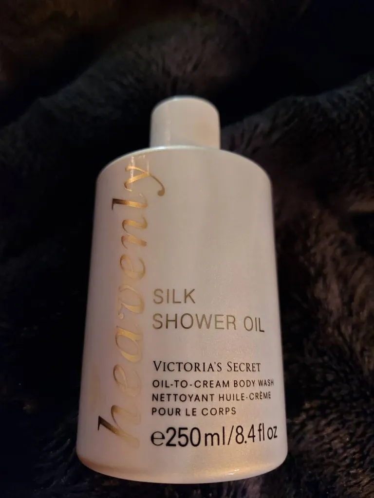 VICTORIA'S SECRET SILK SHOWER OIL photo 1