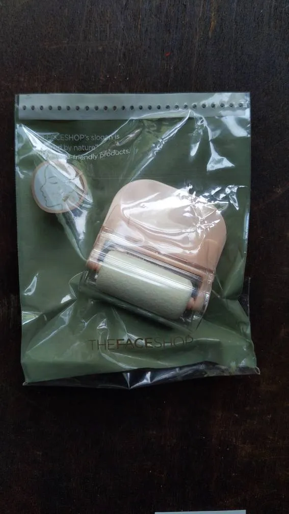 The Face Shop Makeup Applicator photo 1