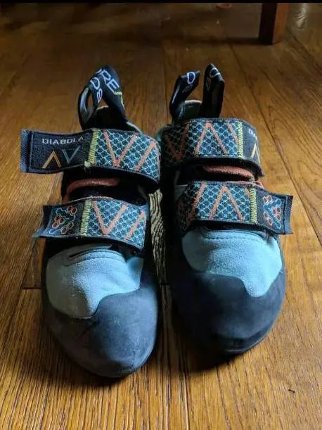 Climbing Shoes - Womens 6.5 photo 1