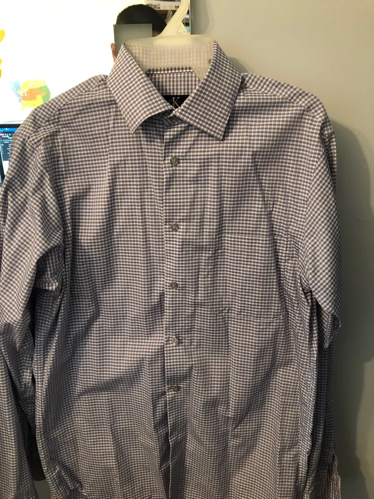 Calvin Klein Men’s Dress Shirt. L. EUC photo 1