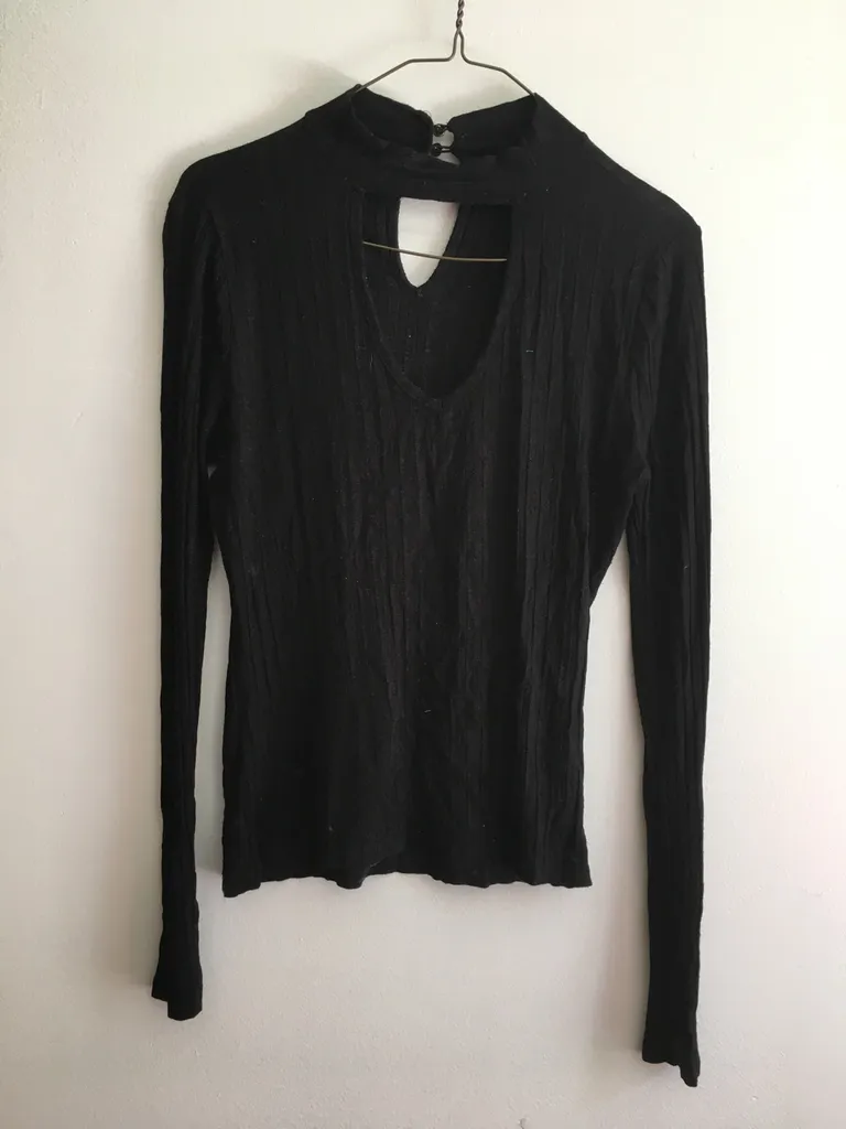 Black shirt with fake chocker photo 1