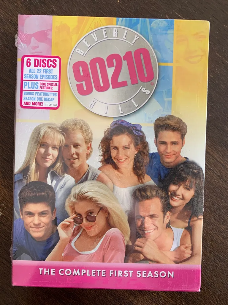 Season 1 90210 photo 1