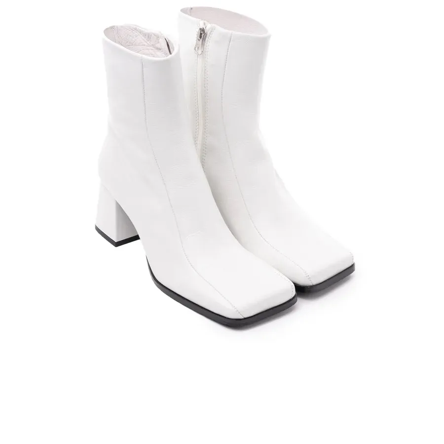 BNIB Carlton White Leather Ankle Boots photo 1